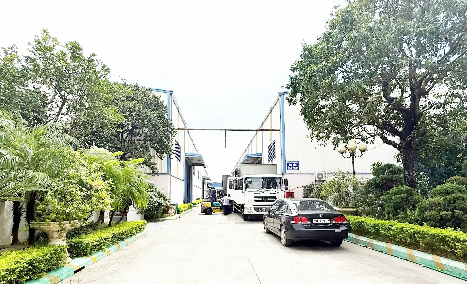 FRP pultruded profiles manufacturer supplying custom FRP structural profiles, fiberglass channels, tubes, angles and pultrusion solutions